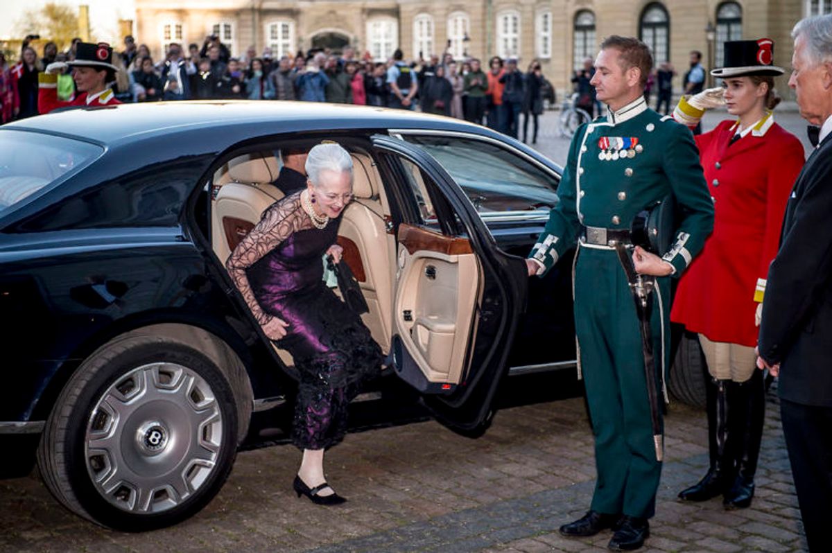 Dronning Margrethe ankommer til middag i anledning af prinsesse Benediktes 75-års fødselsdag på Amalienborg i København, mandag den 29. april 2019.. (Foto: Mads Claus Rasmussen/Ritzau Scanpix)