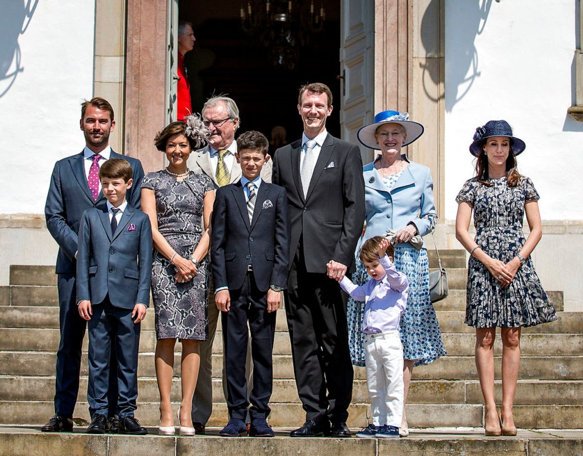Prins Nikolai blev konfirmeret i Fredensborg Slotskirke i 2013. Martin Jørgensen var dengang at betragte som en del af den nærmeste familie, og han stillede op til foto. Fra venstre er det Martin Jørgensen, Prins Felix, Grevinde Alexandra, Prins Henrik, Prins Nikolai, Prins Joachim, lille Prins Henrik, Dronning Margrethe og Prinsesse Marie.