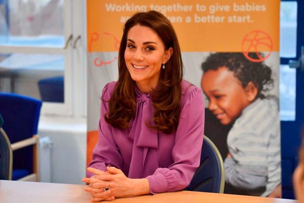 Her ses hertuginden af Cambridge i den omtalte bluse. KLIK VIDERE OG SE FLERE SKØNNE BILLEDER. Foto: Scanpix