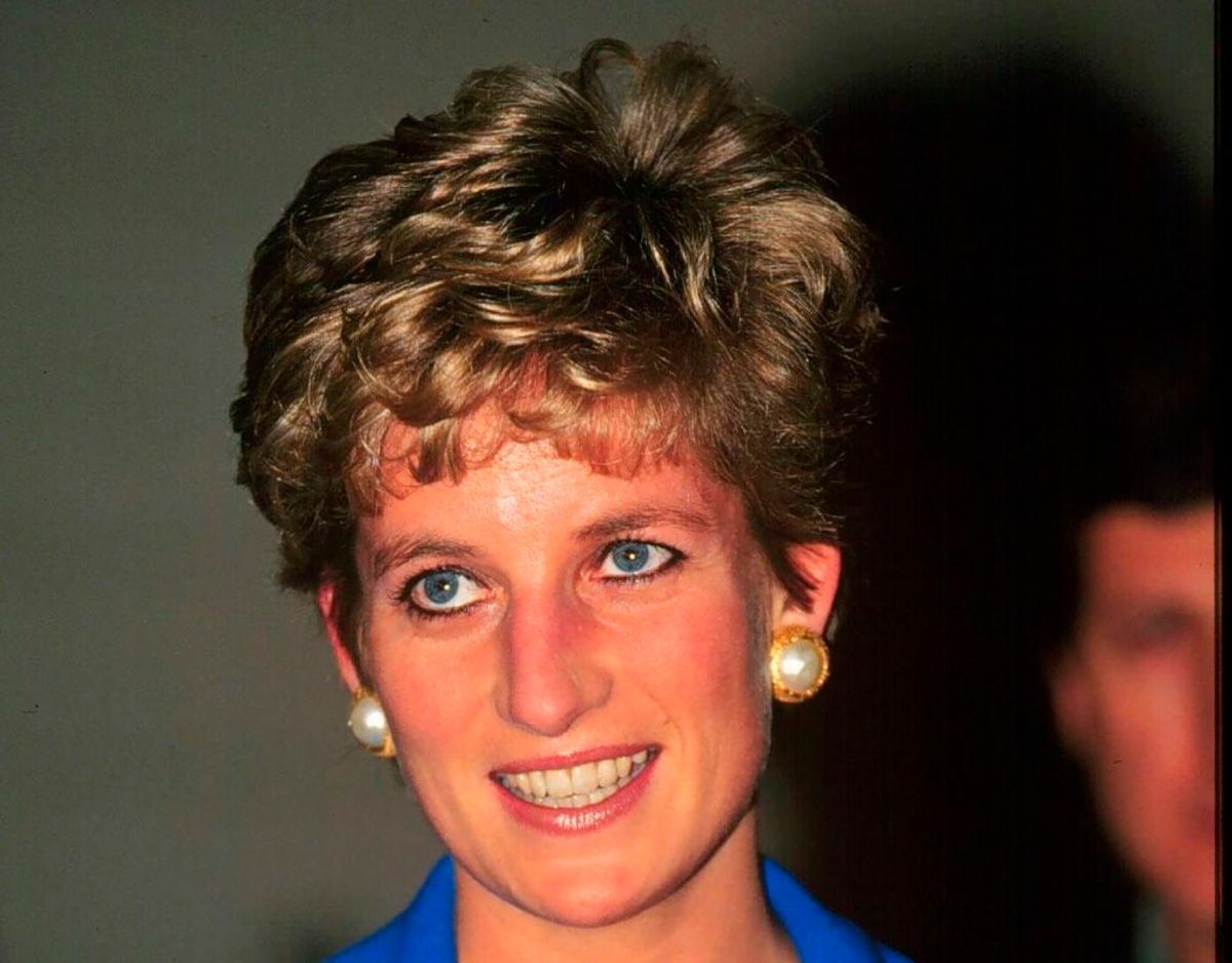 Skønt Diana Spencer var borgerlig, før hun blev gift med prins Charles, voksede hun alligevel op i en familie, der stod det engelske kongehus nært. Foto: Scanpix.