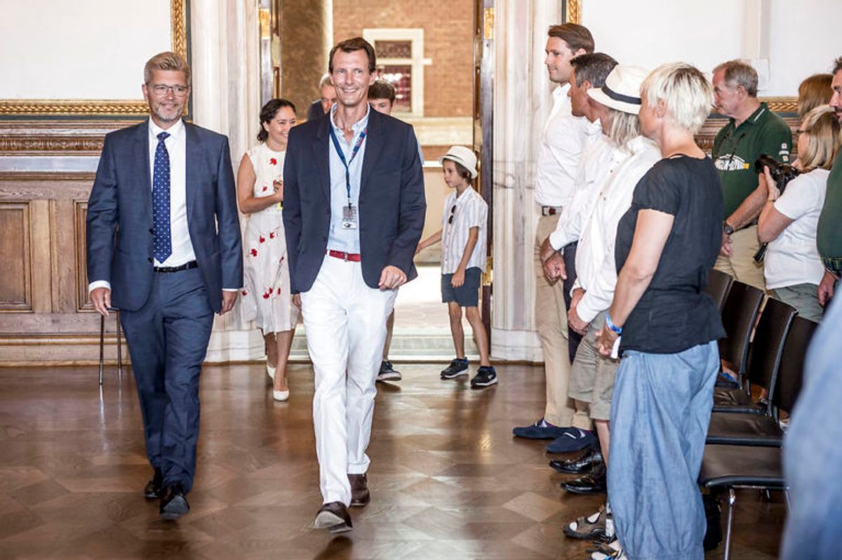 Prins Joachim og overborgmester Frank Jensen ankommer til Copenhagen Historic Grand Prix’ åbningsreception på Københavns Rådhus, fredag den 3. august 2018. Copenhagen Historic Grand Prix er et racerløb, der afvikles en gang årligt på Bellahøj i København. Løbet finder sted den 4. til den 5. august 2018. (Foto: Mads Claus Rasmussen/Scanpix 2018)