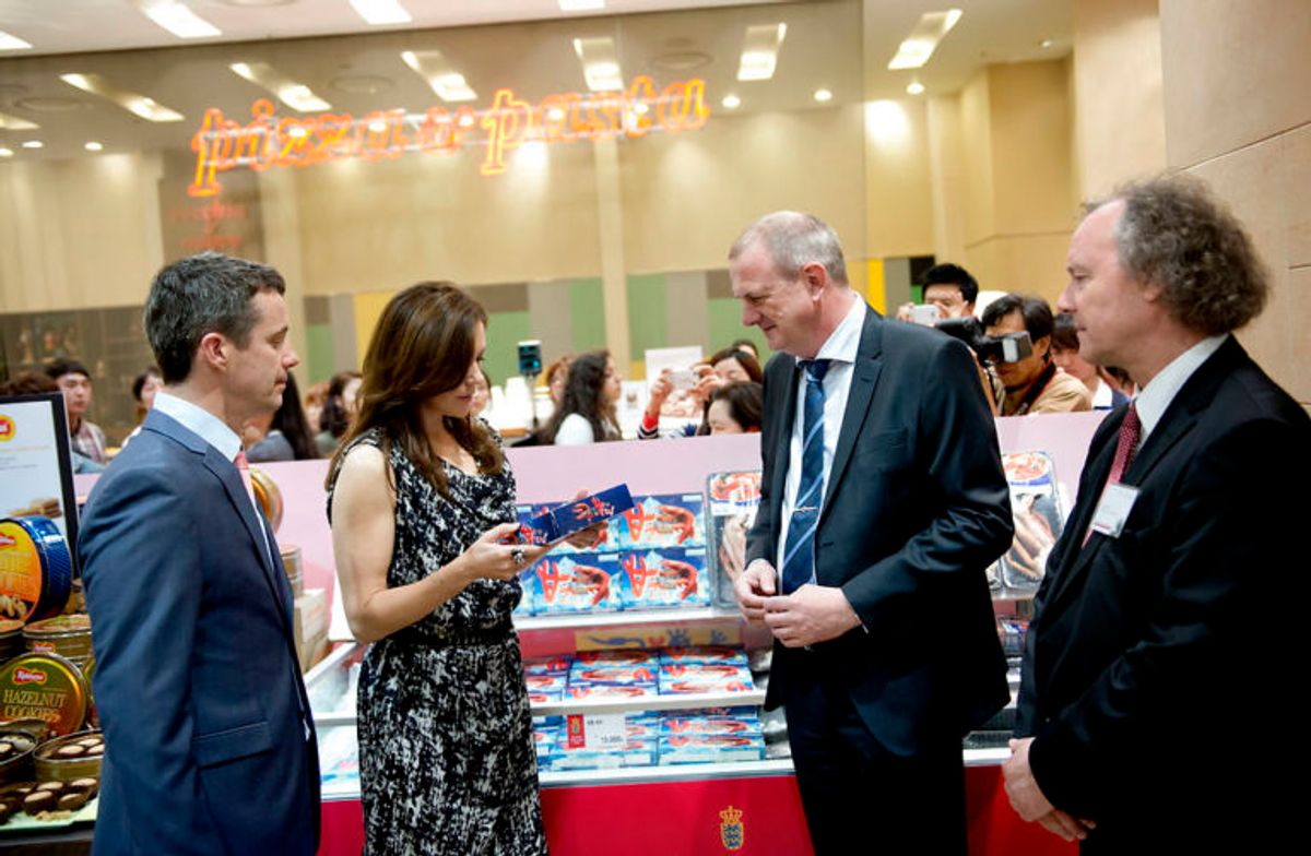 Kelsen Group. Kronprins Frederik og Kronprinsesse Mary åbner pop-up-butikker i Shinsegae, det største stormagasin i Korea, hvor tyve danske virksomheder exclusivt vil vise og sælge deres produkter i en uge i den vigtigste butik i Seoul og en uge i Busan, den næststørste by i Korea.