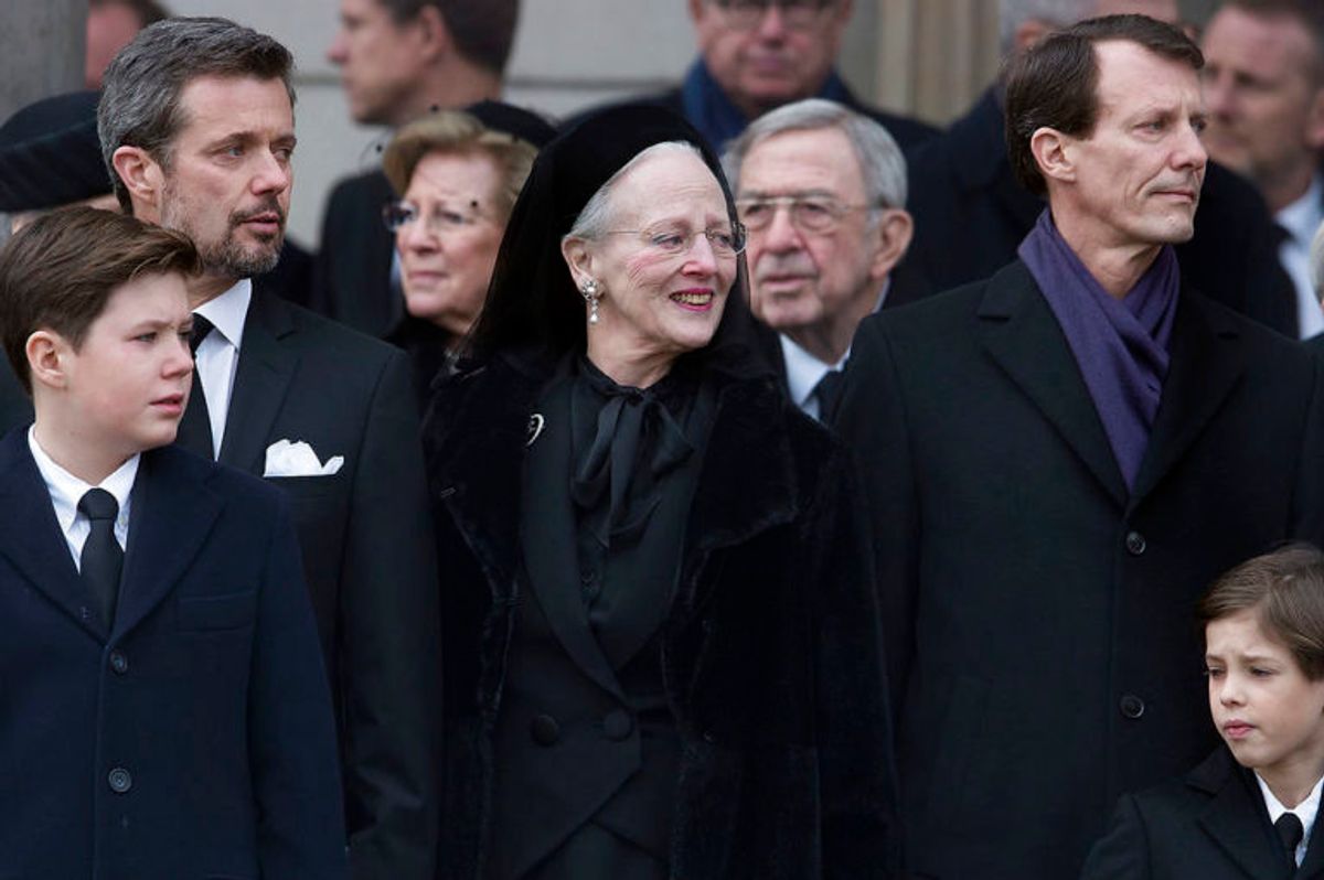 Kronprins Frederik, Dronning Margretje og Prins Joachim udenfor kirken efter Prins Henrik bisættelse fra Christiansborg Slotskirke tirsdag den 20 februar 2018. (Foto: Liselotte Sabroe/Scanpix 2018)