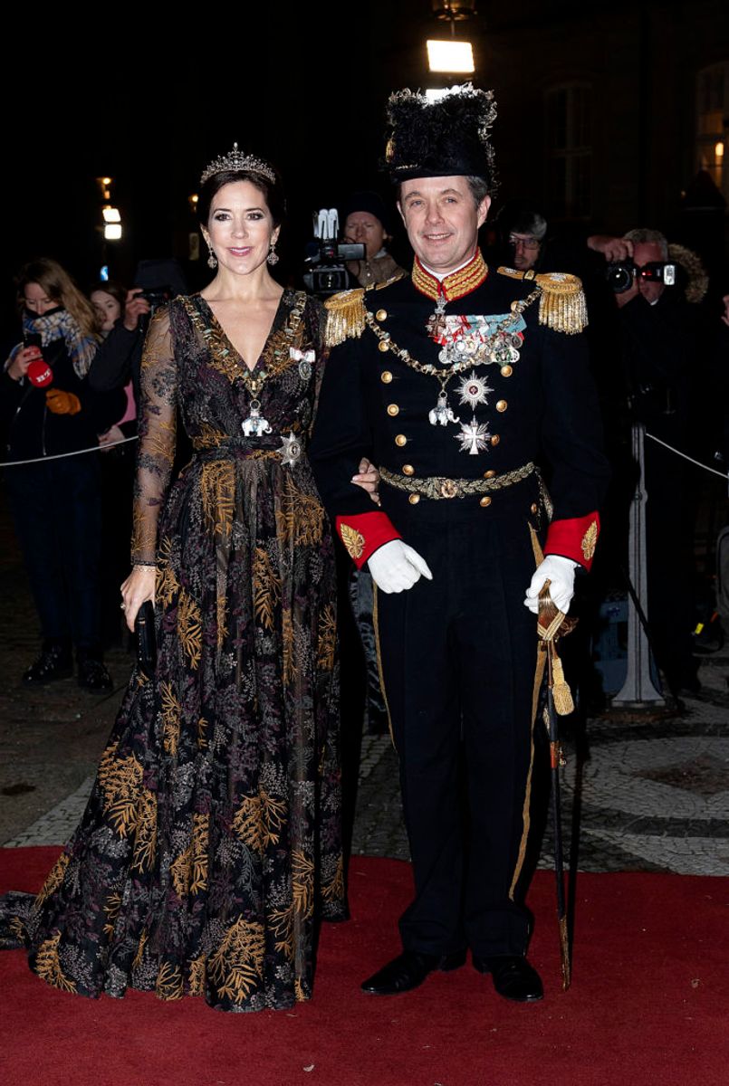 Kronprins Frederik og Kronprinsesse Mary ankommer til Nytårskur og -taffel for regeringen, folketingets formand, repræsentanter for det officielle Danmark og hoffet i Christian VII’s Palæ, Amalienborg i København, tirsdag den 1. januar 2019. (Foto: Keld Navntoft /Ritzau Scanpix 2018)