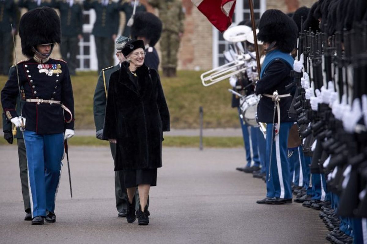 Dronningen medvirker i en ny programserie om livgarden. Foto: Discovery Networks.