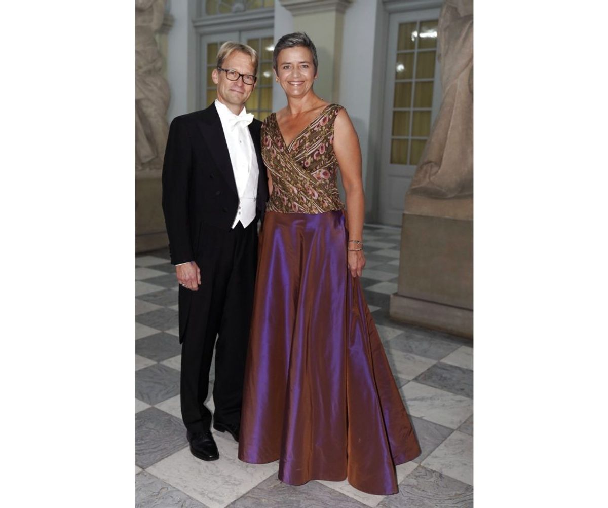 EUs konkurrence-kommissær Merethe Vestager ved bare, hvordan man klæder sig til et kongeligt selskab. (Foto: Scanpix)