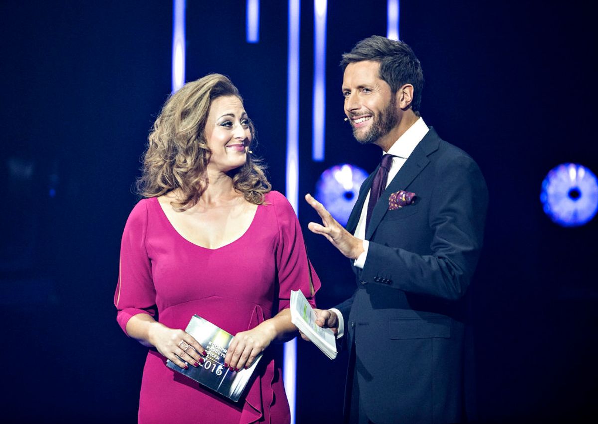 Stephanie Surrugue som vært på Kronprinsparrets Priser med Kåre Quist.