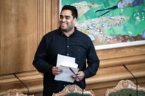 Spindoktor smutter: Beskyldt for at blotte sig