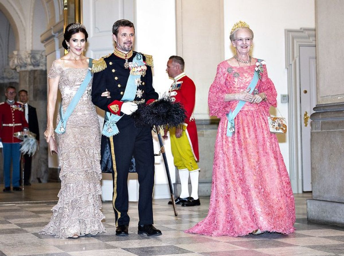 Oh Ægte udpege Se min kjole… De flotte galla-kjoler blev luftet til prinsens fødselsdag •  Kendte.dk