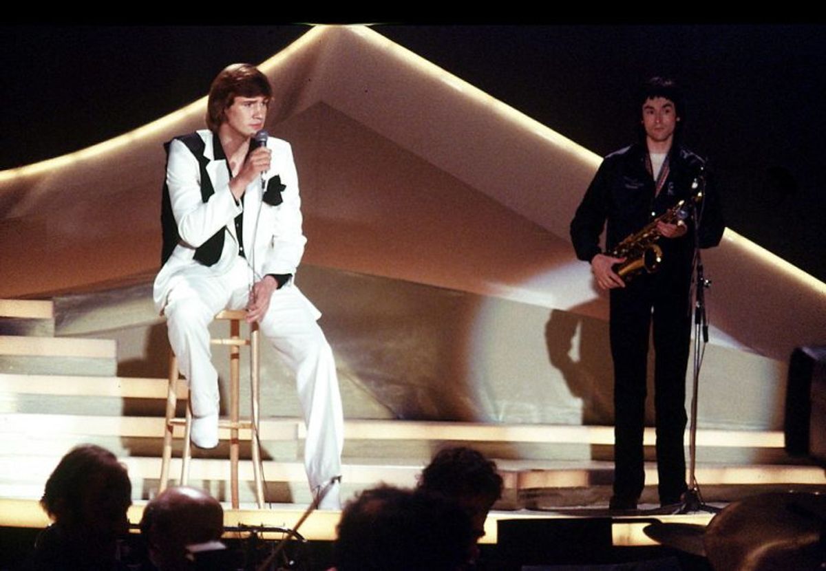 1980: Irlands Johnny Logan fravristede dette år Israel vinder-trofæet med sangen “What’s another year”. Foto: Bent K Rasmussen/Scanpix (Arkivfoto)