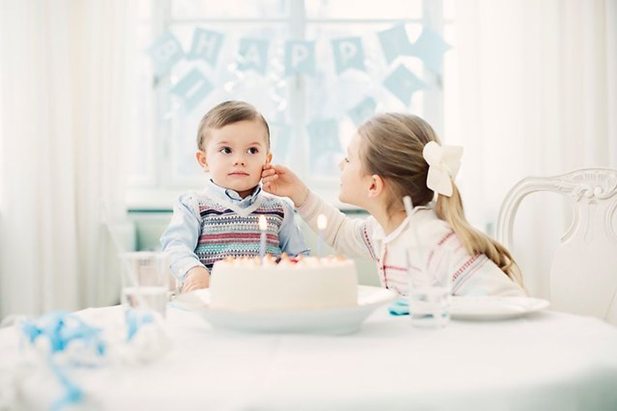 Prins Oscar har fødselsdag i dag, fredag den 2. marts 2018, hvor han fylder to år. Det er præces to uger siden, at storesøster prinsesse Estelle havde fødselsdag. Foto: Erika Gerdemark/Kungahuset.se