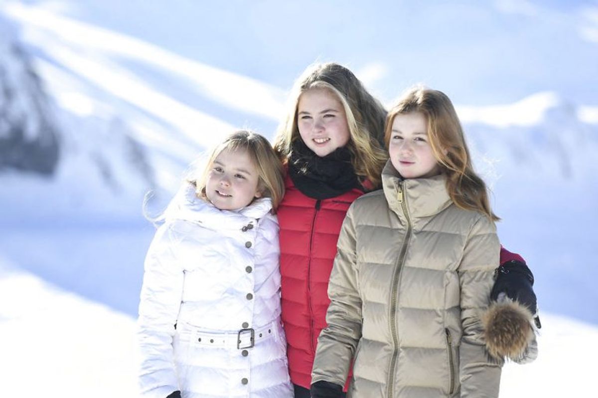 Kongefamiliens døtre: prinsesse Catarina-Amalia (i midten),prinsesse Alexia (venstre)og prinsesse Ariane (højre). Foto: Felix Kaestle/Scanpix.