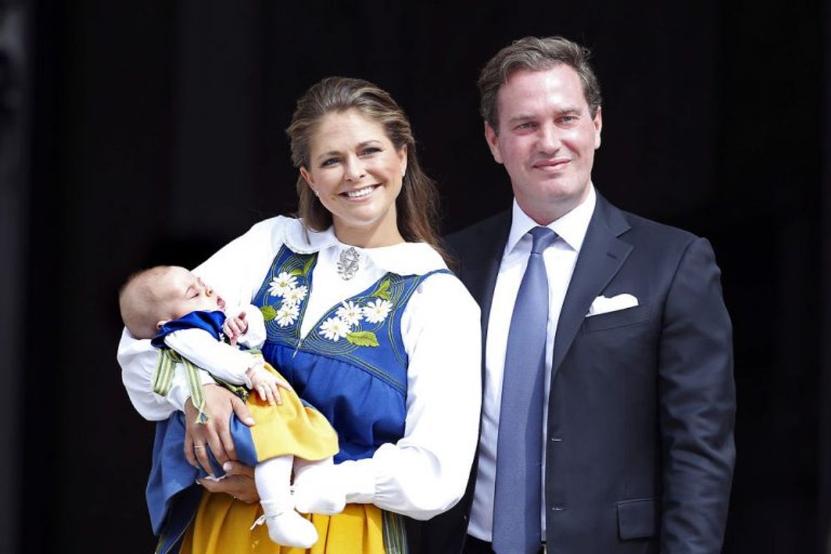 Christopher O’Neill foretrækker at holde sig ude af rampelyset, men i et nyt interview sætter han ord på, hvordan det er at være gift med prinsesse Madeleine. Her ses parret med deres ældste, prinsesse Leonore, der i dag fylder fire år. KLIK VIDERE OG SE HELT NYE BILLEDER AF PRINSESSE LEONORE. Arkivfoto: Scanpix