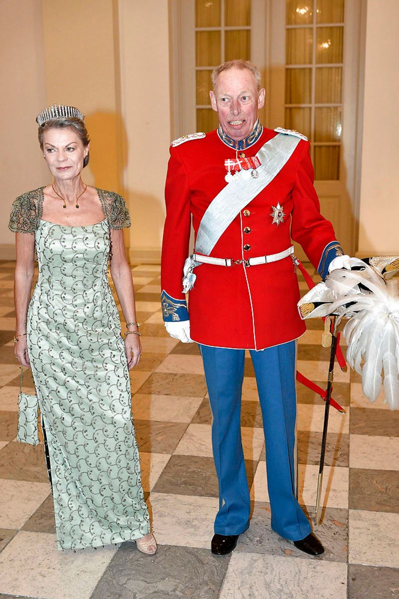 Her ses greveparret ved dronning Margrethes 75-årsdag. Arkivfoto: Nils Meilvang/Scanpix