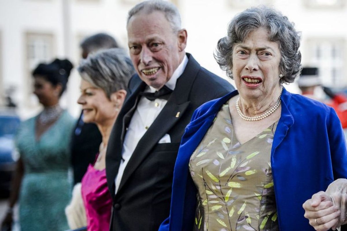 Her ankommer greveparret Ingolf og Sussie af Rosenborg samt prinsesse Elisabeth yderst til højre. Arkivfoto: Scanpix