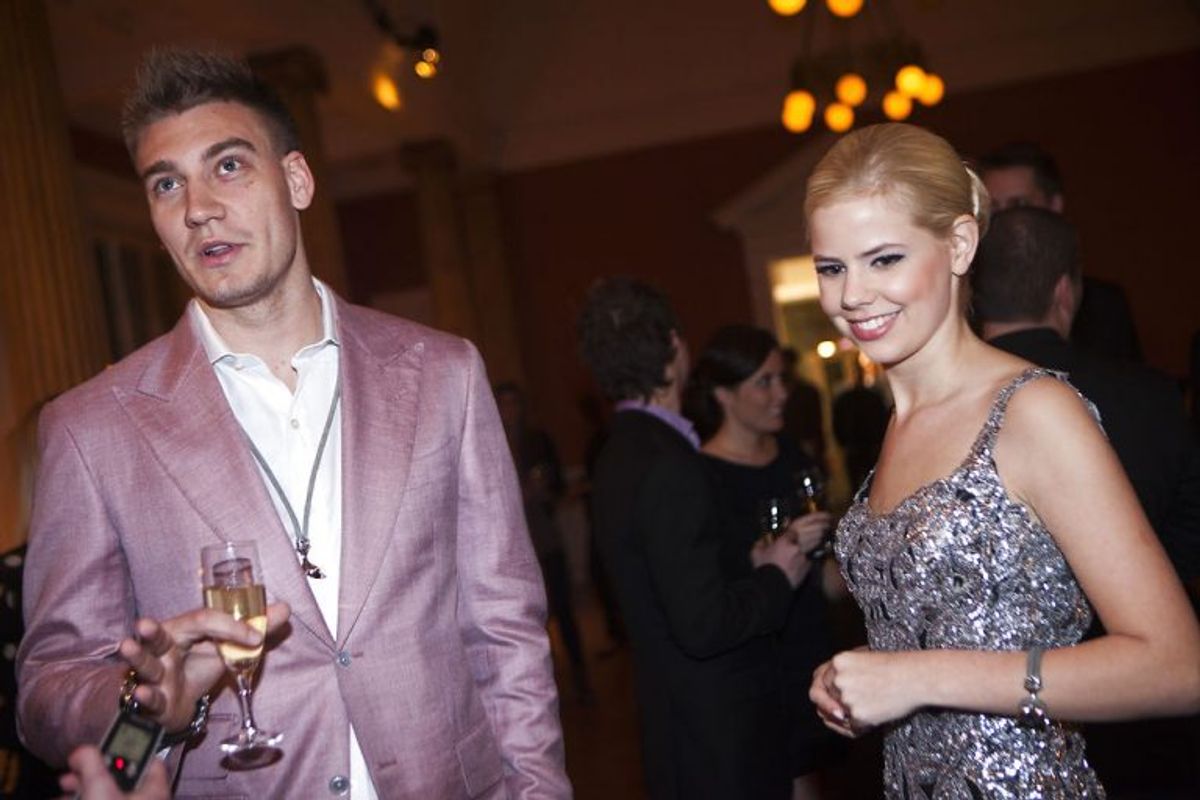 Nicklas Bendtner har fødselsdag i dag – her ses han tilbage i 2012 med sin daværende kæreste Julie Zangenberg. Arkivfoto: Scanpix