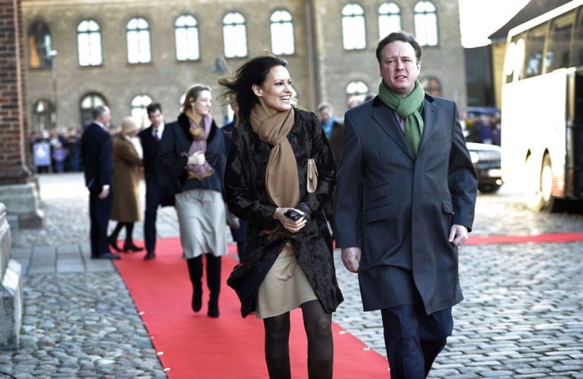 Prins Gustav danner par med ungdomsforfatteren Carina Axelsson. Foto: Keld Navntoft/Scanpix (Arkivfoto)