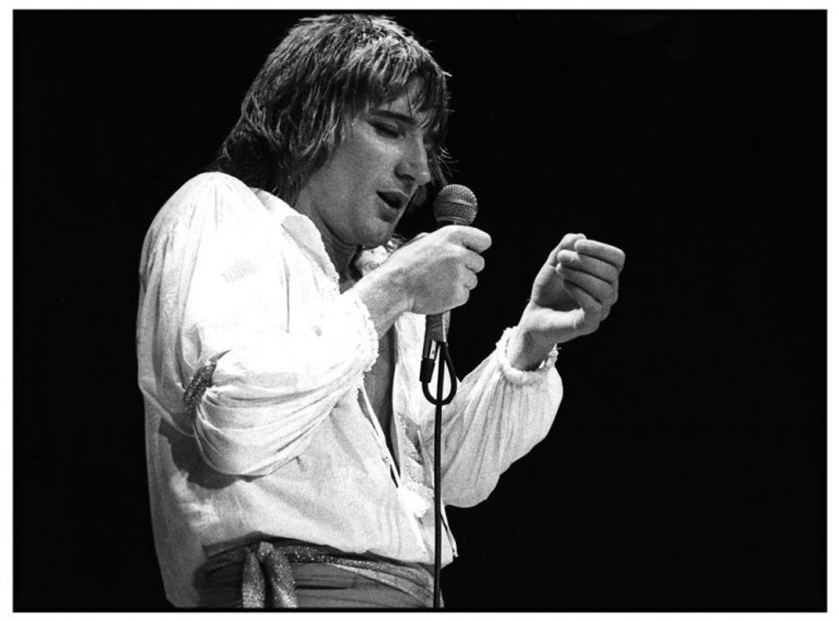 Her ses Rod Stewart under en koncert i Tivolis Koncertsal i november 1976. Foto: TORBEN CHRISTENSEN/Scanpix (Arkivfoto)