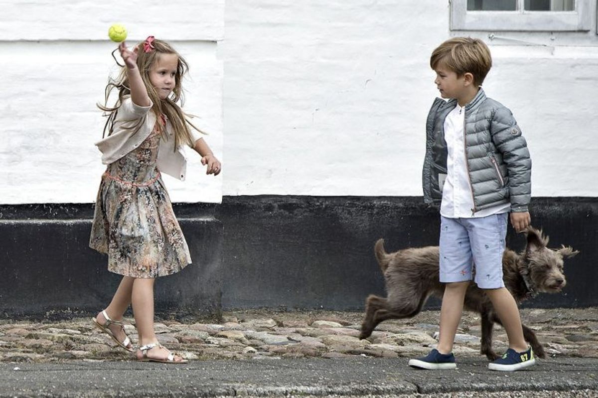 De kongelige tvillinger har fødselsdag. Her ses kronprinsparrets to yngste,, prins Vincent og prinsesse Josephine, der fylder syv år mandag 8. januar 2018. Arkivfoto: Henning Bagger/Scanpix