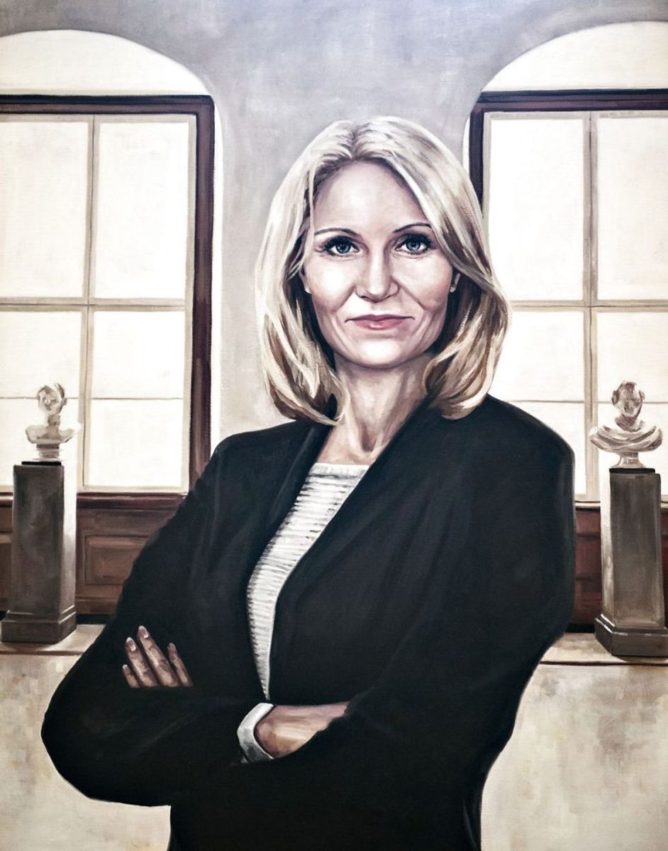 I april blev et portræt af forhenværende statsminister Helle Thorning-Schmidt afsløret på Christiansborg. Det er maleren Ditte Ejlerskov, der har malet den forhenværende statsminister. Foto: Ida Guldbæk Arentsen/Scanpix (Arkivfoto)