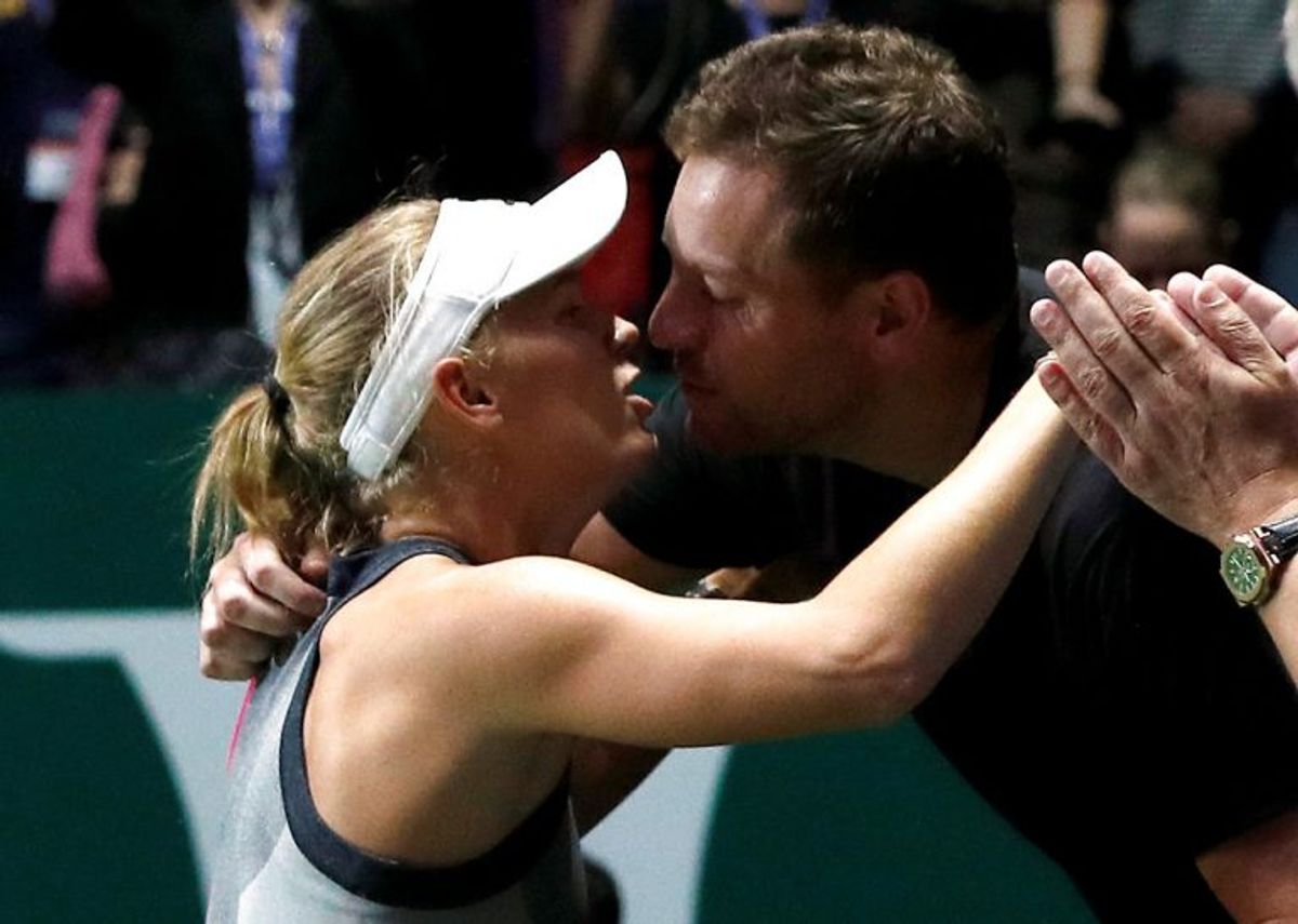 David Lee får nu rigelig mulighed for at følge Caroline Wozniacki rundt på ATP-touren. Søndag annoncerede han sin pension som professional basketball-spiller. Foto: EDGAR SU/Scanpix