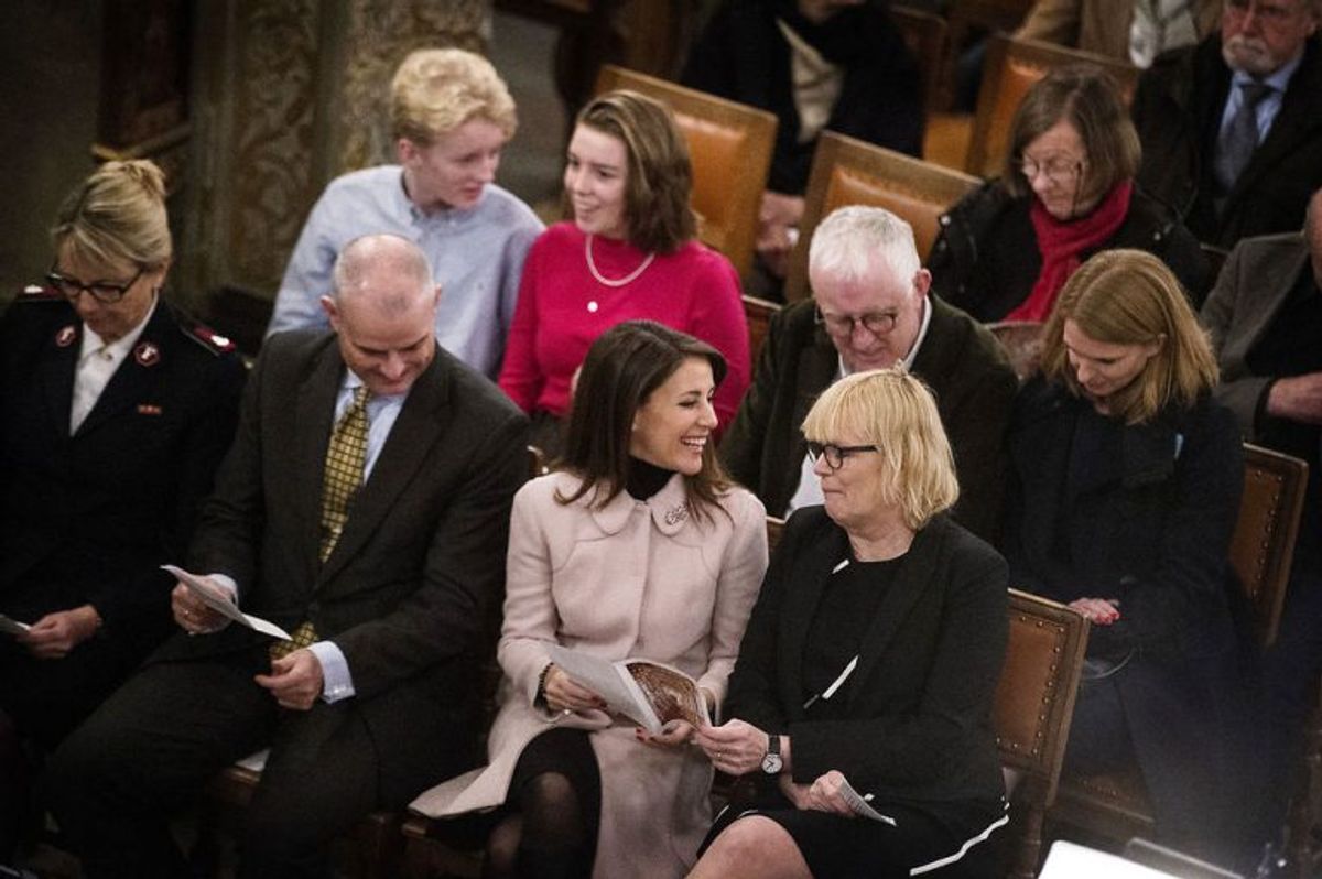 Prinsesse Marie og Birgitte Qvist-Sørensen, generalsekretær i Folkekirkens Nødhjælp under organisationens julearrangement i Frederiksborg Slotskirke i Hillerød. Foto: Liselotte Sabroe/Scanpix