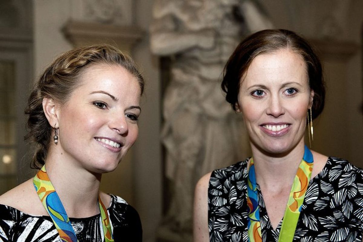 Hele otte år efter, at de blev kærester, har badmintonparret Kamilla Rytter Juhl (til højre) og Christinna Pedersen fortalt det til offentligheden via en ny biografi, som de har skrevet. Den hedder “Det Unikke Makkerskab”. Foto: Nils Meilvang/Scanpix (Arkivfoto)