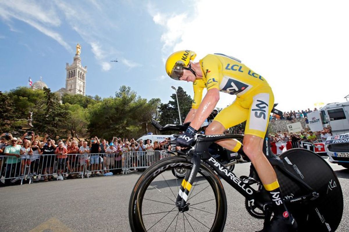 Tour de France starter i Danmark. Det kan blive virkeligheden inden for få år, hvis det står til statsminister Lars Løkke Rasmussen og kronprins Frederik. Billedet viser dette års vinder Chris Froome. Foto: Jean-Paul Pelissier/Scanpix (Arkivfoto)