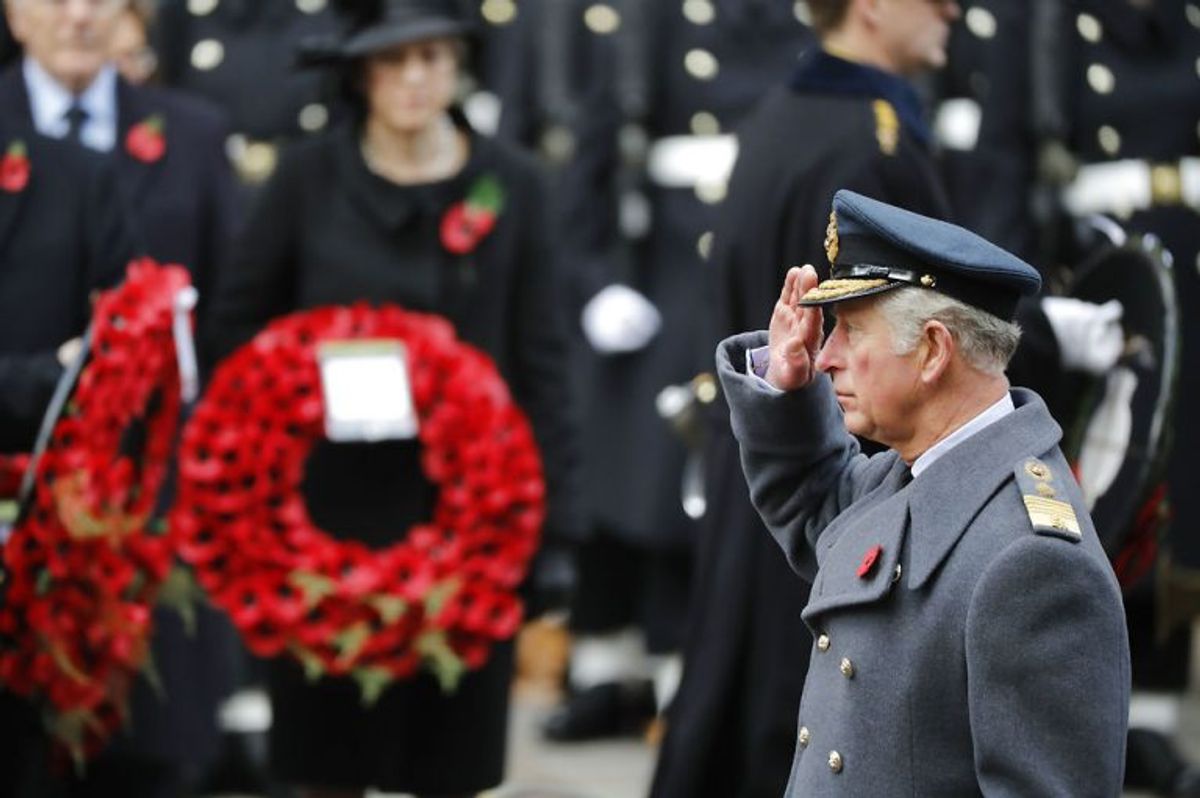 Udsigten til at blive konge kommer hele tiden tættere på for prins Charles – men så længe hans mor, dronning Elizabeth, klarer ærterne i fin stil, må Charles væbne sig med tålmodighed. Tirsdag fylder han 69 år. Foto: Tolga Akmen/Scanpix (Arkivfoto)