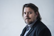 Nicolas Bro: -Jeg køber stadig tv-serier på dvd