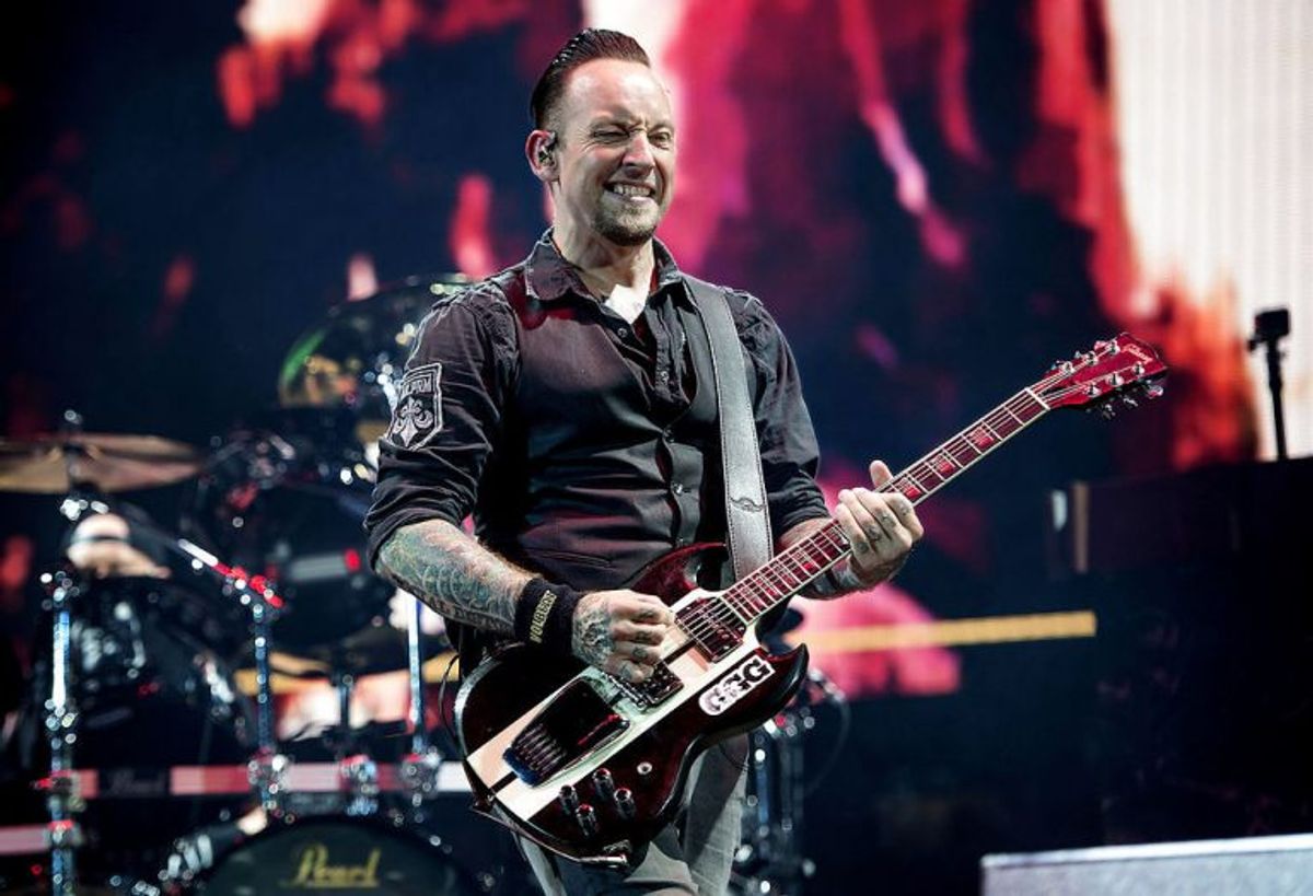 Volbeat med Michael Poulsen i front spillede lørdag aften i udsolgte Telia Parken i København. Foto: Nils Meilvang/Scanpix
