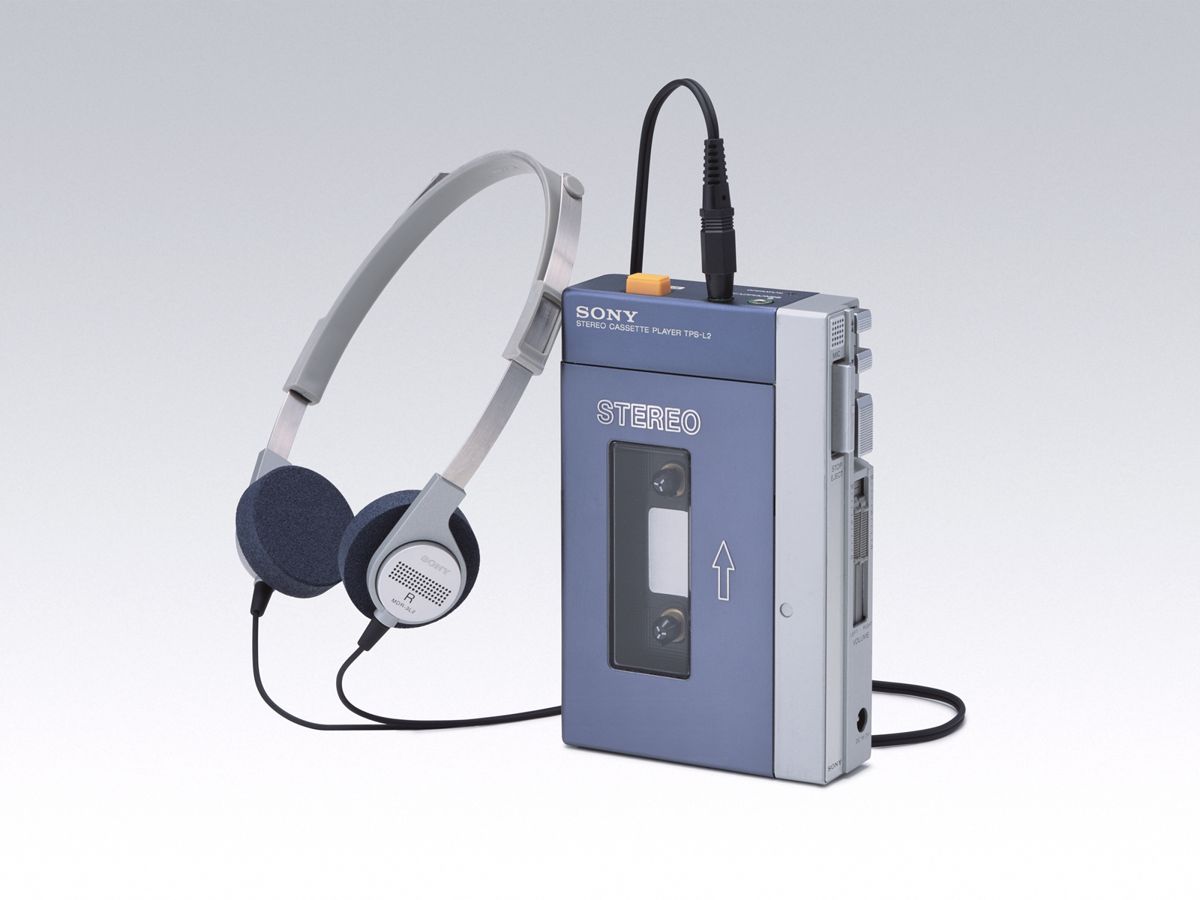 Hvis du var noget ved musikken i 80'erne, så havde du nok en Walkman. Foto: REUTERS/Sony Corp./Handout/Scanpix HANDOUT