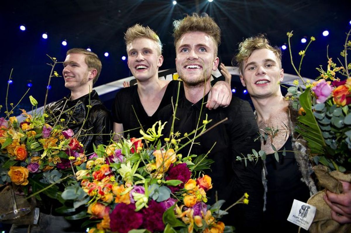 Med sangen New Tomorrow vandt A Friend in London Dansk Melodi Grandprix 2011. Her de glade vindere på scenen efter sejren. Foto: Marie Hald/Scanpix (Arkivfoto)