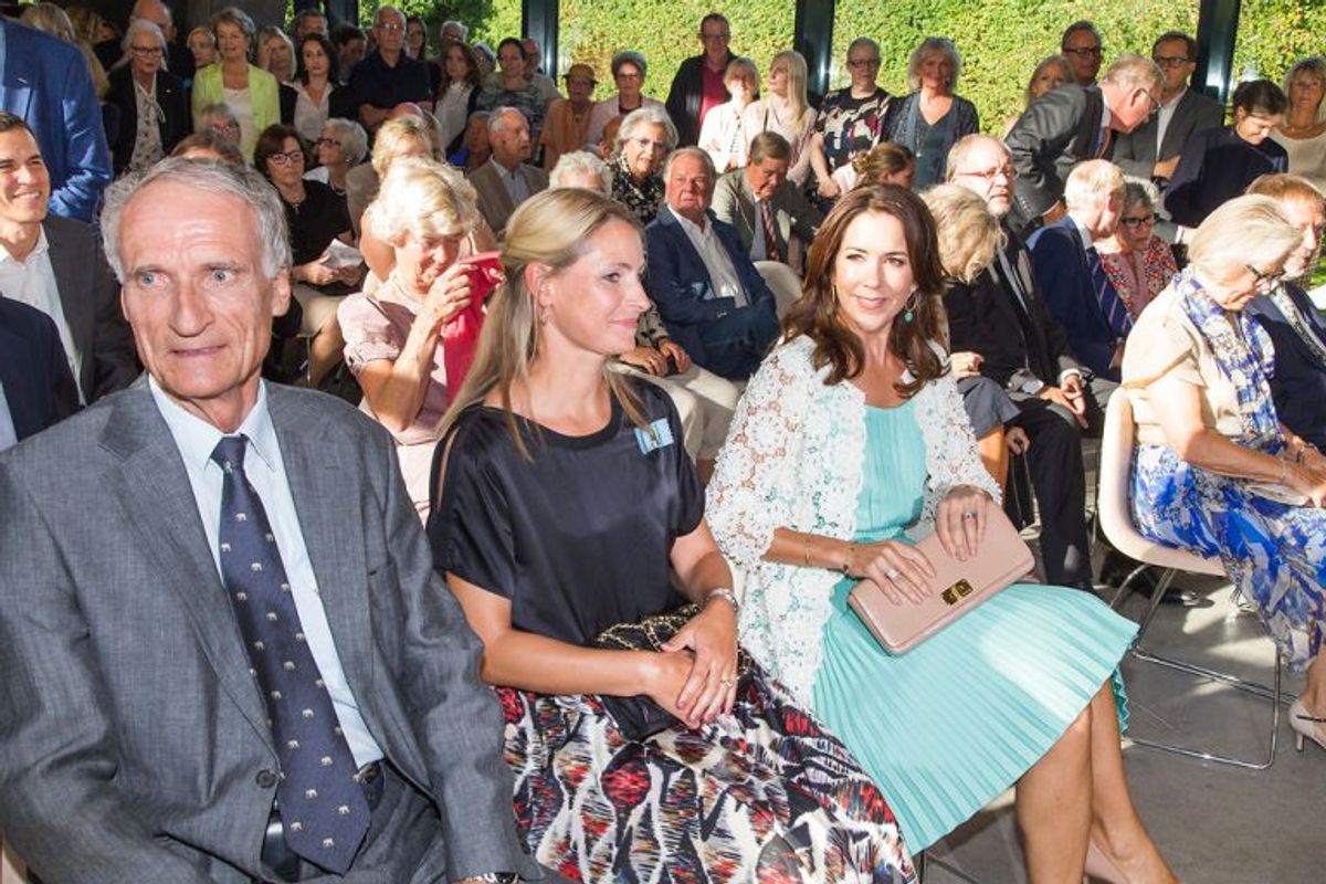 Kronprinsesse Mary deltog i åbningsarrangement i forbindelse med udstillingen “Monet. Ud af impressionismen”. Her ses Bertel Haarder, Marys hofdame og Mary. Foto: Martin Sylvest/Scanpix.