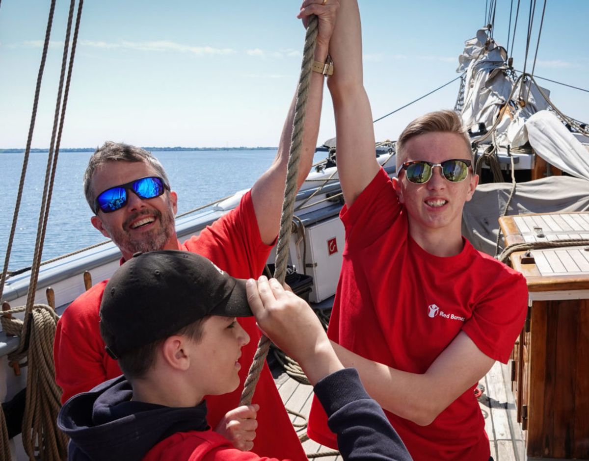 Mandag deltog kronprins Frederik i Red Barnets sommerlejr. Foto: Red Barnet/ Cathrine Hasholt