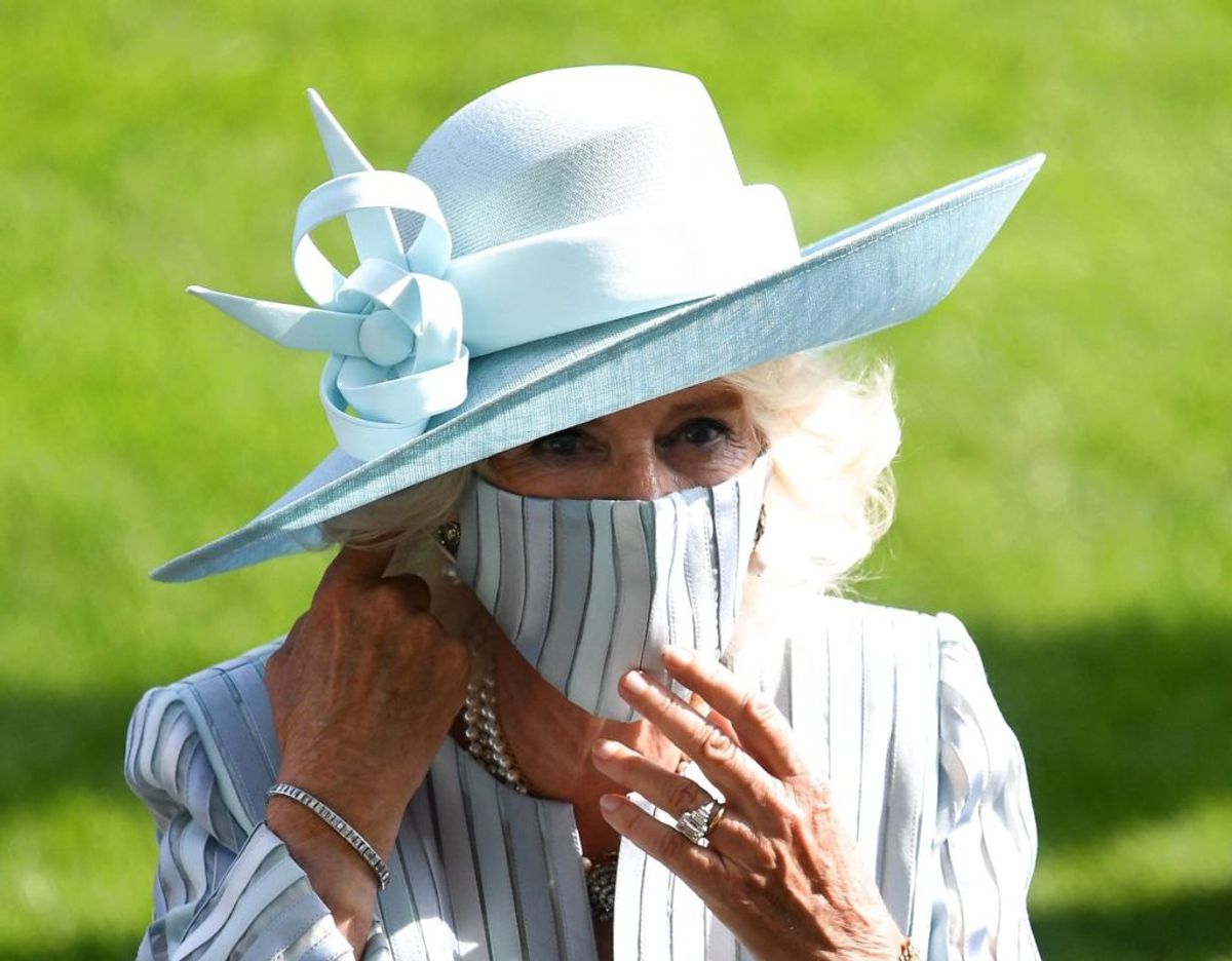 Camilla, hertuginde af Cornwall – nu med mundbind på til Royal Ascot.
Foto: DANIEL LEAL-OLIVAS / AFP