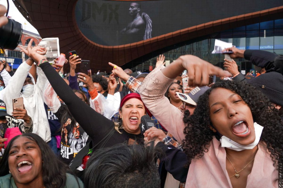 Fans viser deres sympati. Foto: David ‘Dee’ Delgado/Scanpix