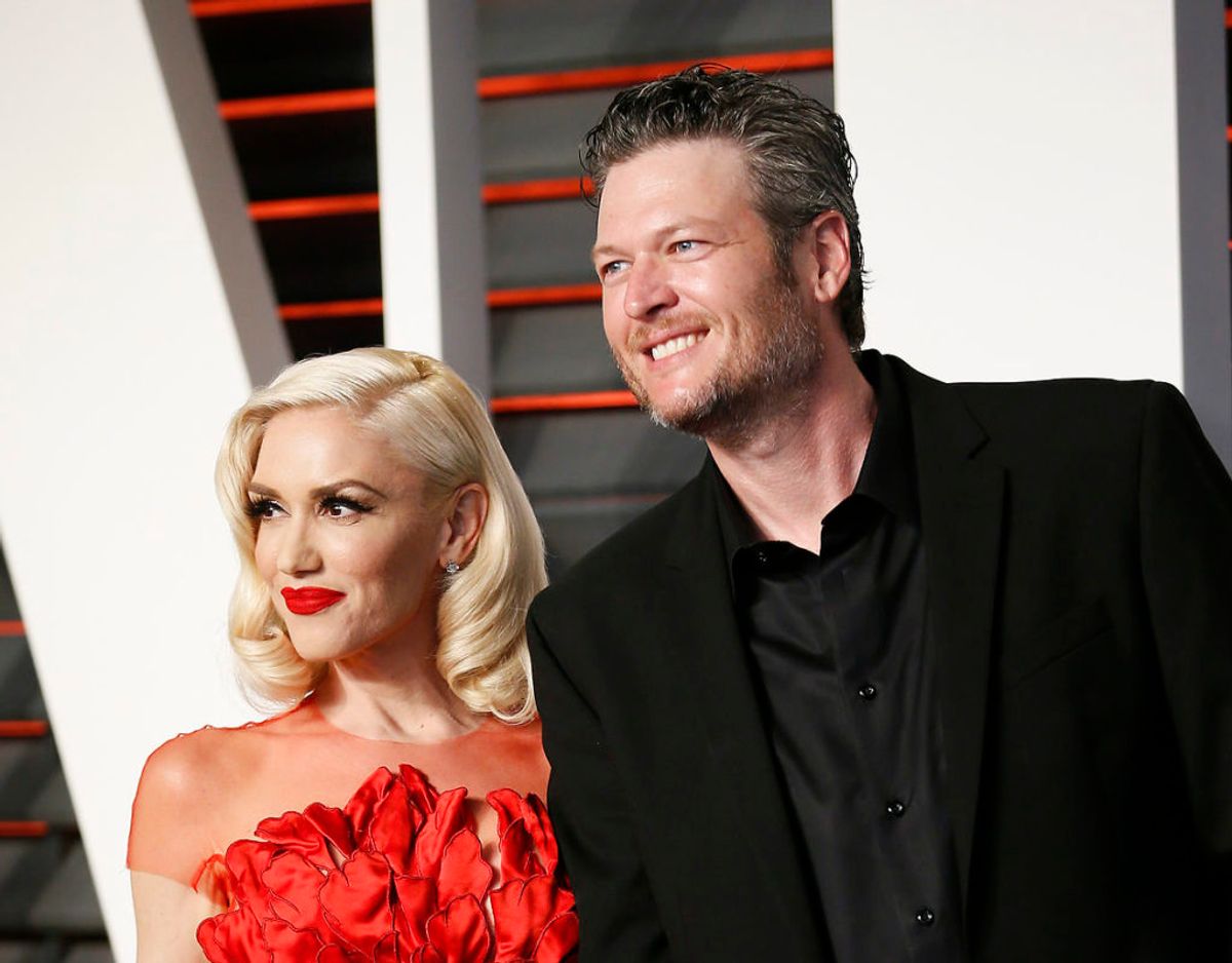 Musicians Gwen Stefani and Blake Shelton arrive at the Vanity Fair Oscar Party in Beverly Hills, California February 28, 2016. REUTERS/Danny Moloshok
