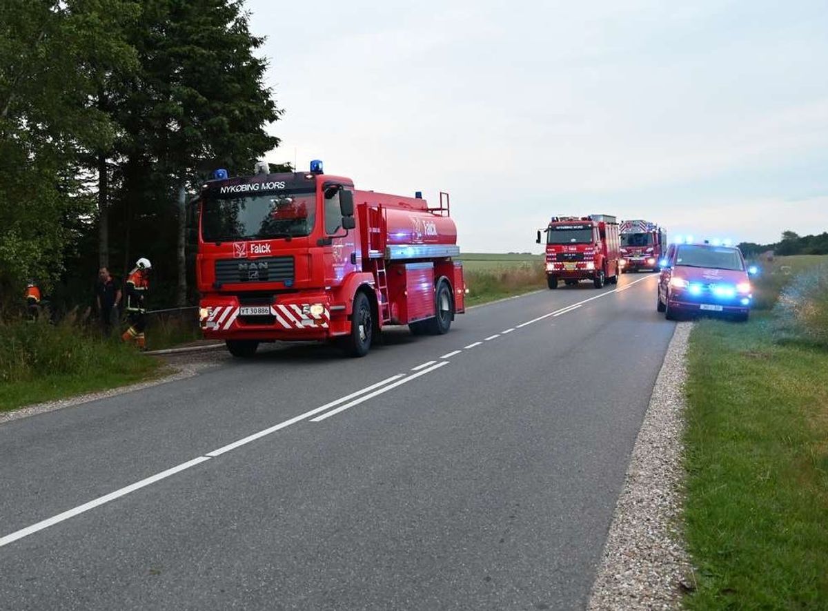 Natten til lørdag udbrød der brand i et ubeboet hus på en landejendom. Foto: Øxenholt Foto.