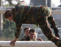 Belgisk kronprinsesse færdiggør militærtræning