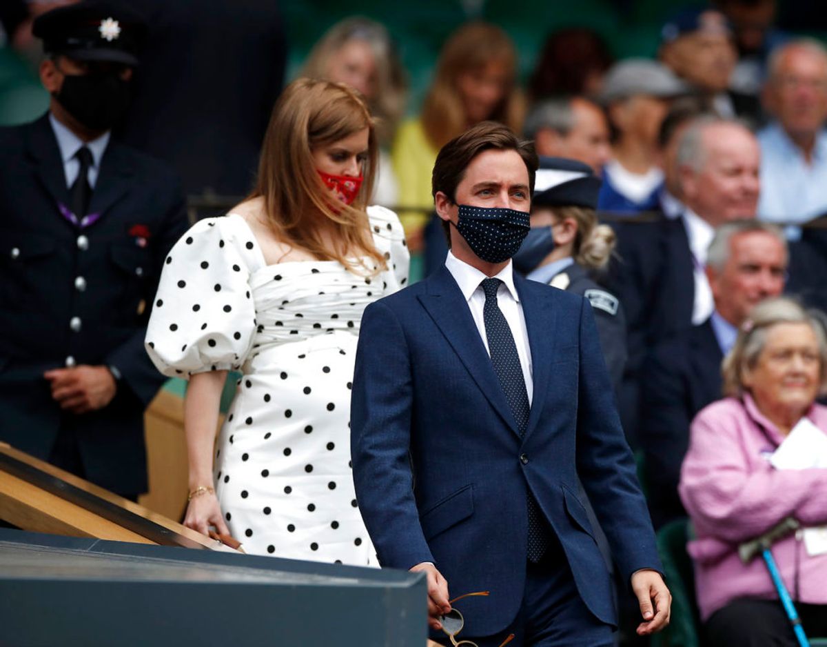 Gravide prinsesse Beatrice og hendes mand Edoardo Mapelli Mozzi ankommer til VIP afsnittet på Center Court. Foto: EUTERS/Paul Childs