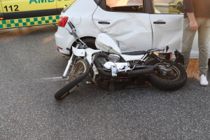 Brager sammen med motorcykel