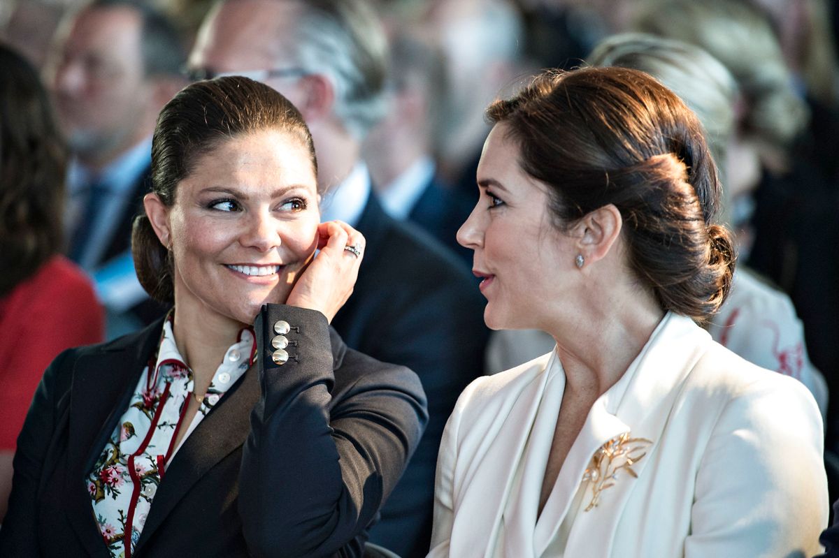 Kronprinsesse Victoria havde kronprinsesse Mary som sidemakker til hendes 40 års fødselsdag i 2017. Foto: Ida Guldbæk Arentsen/Scanpix