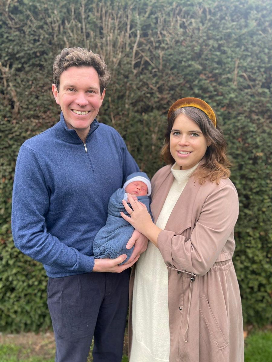 Sådan så det ud, da prinsesse Eugenie lige havde født hende og Jack Brooksbanks første barn. Foto: Princess Eugenie and Jack Brooksbank/PA Wire/Handout via REUTERS/Scanpix