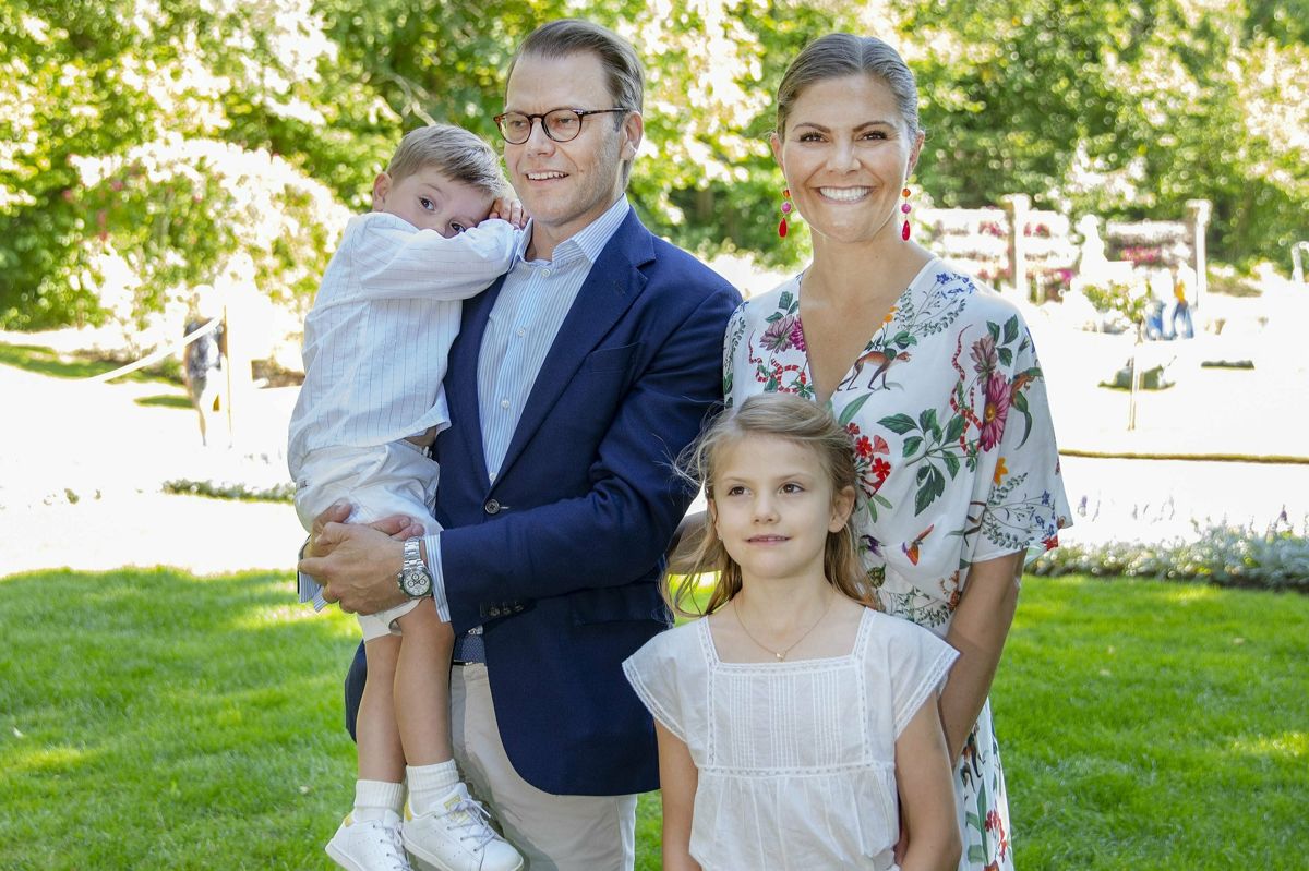 Siden udvidede parret familien. I 2012 blev de forældre til prinsesse Estelle, og fire år efter kom prins Oscar til. Prinsesse Estelle er den tredje i arvefølgen efter sin farfar, kong Carl Gustaf, og sin mor, kronprinsesse Victoria. (Arkivfoto)