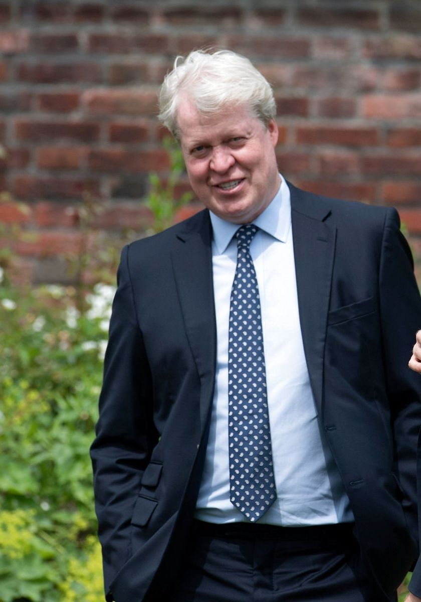 Eller ligner han rent faktisk prinsesse Dianas bror, Charles Spencer, mest?