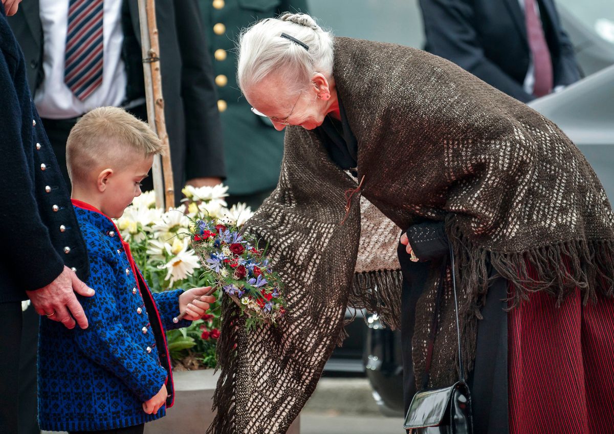 Dronning Margrethe besøger Færøerne. Her besøger hun mødestedet Underhuset, Toftir, Færøerne, søndag den 18. juli 2021. (Foto: Hanne Juul HANNE JUUL/Scanpix 2021)