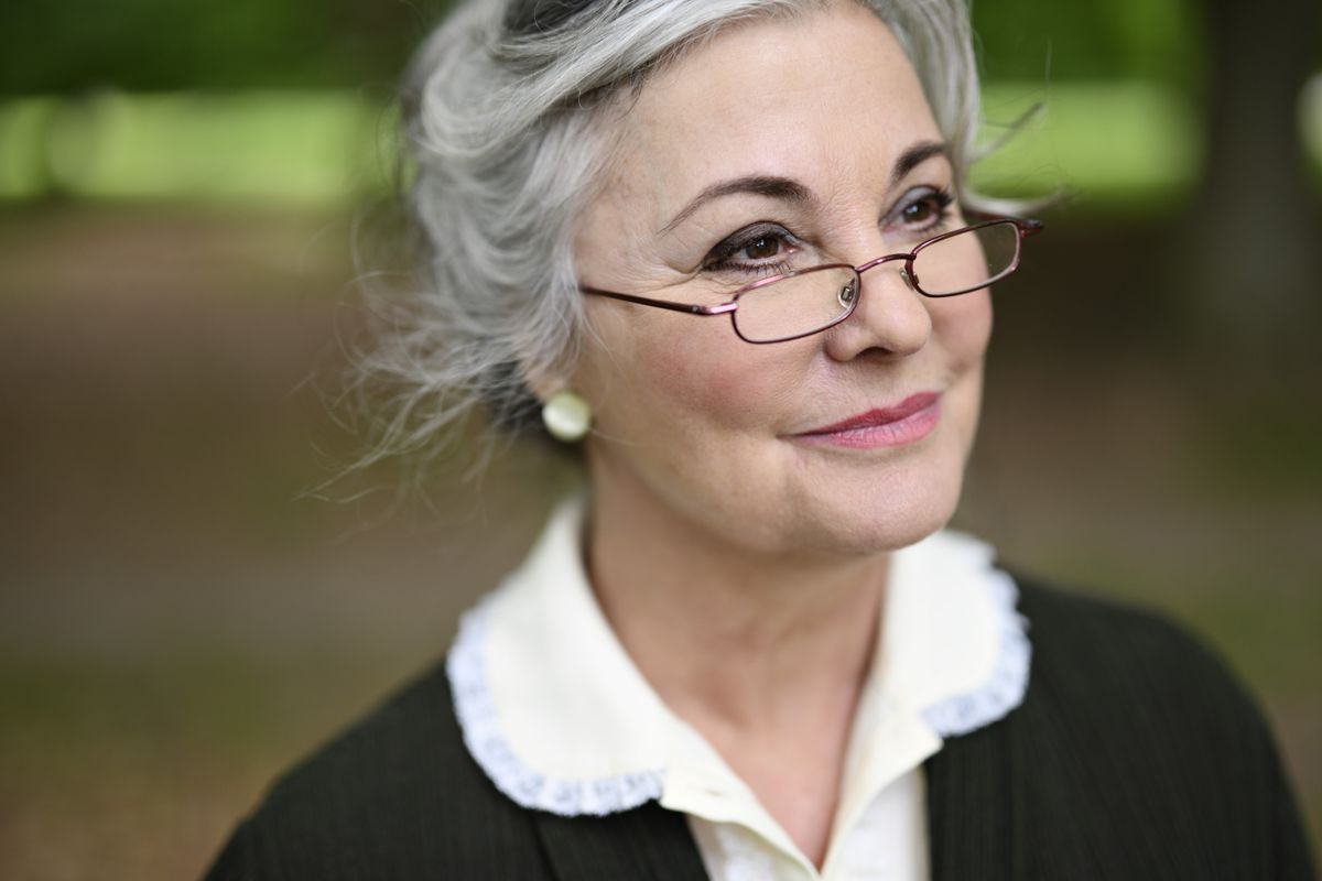 Ann Hjort skal spille bibliotekaren i forestillingen "Nissebanden i Julemandens Land" som spilles i Teltet på Bakken i perioden fra 21. november og frem til den 19. december. Hun er ellers kendt fra rollen som den livlige Puk i "Nissebanden i Grønland" om gruppen af nisser.