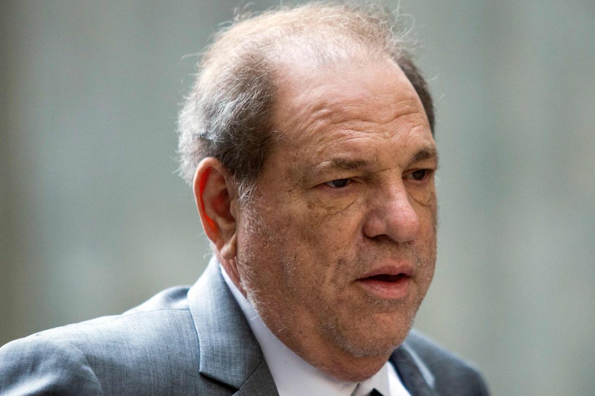 Harvey Weinstein blev i New York idømt en fængselsstraf på 23 år. Nu sidder han på anklagebænken i Los Angeles. (Arkivfoto).