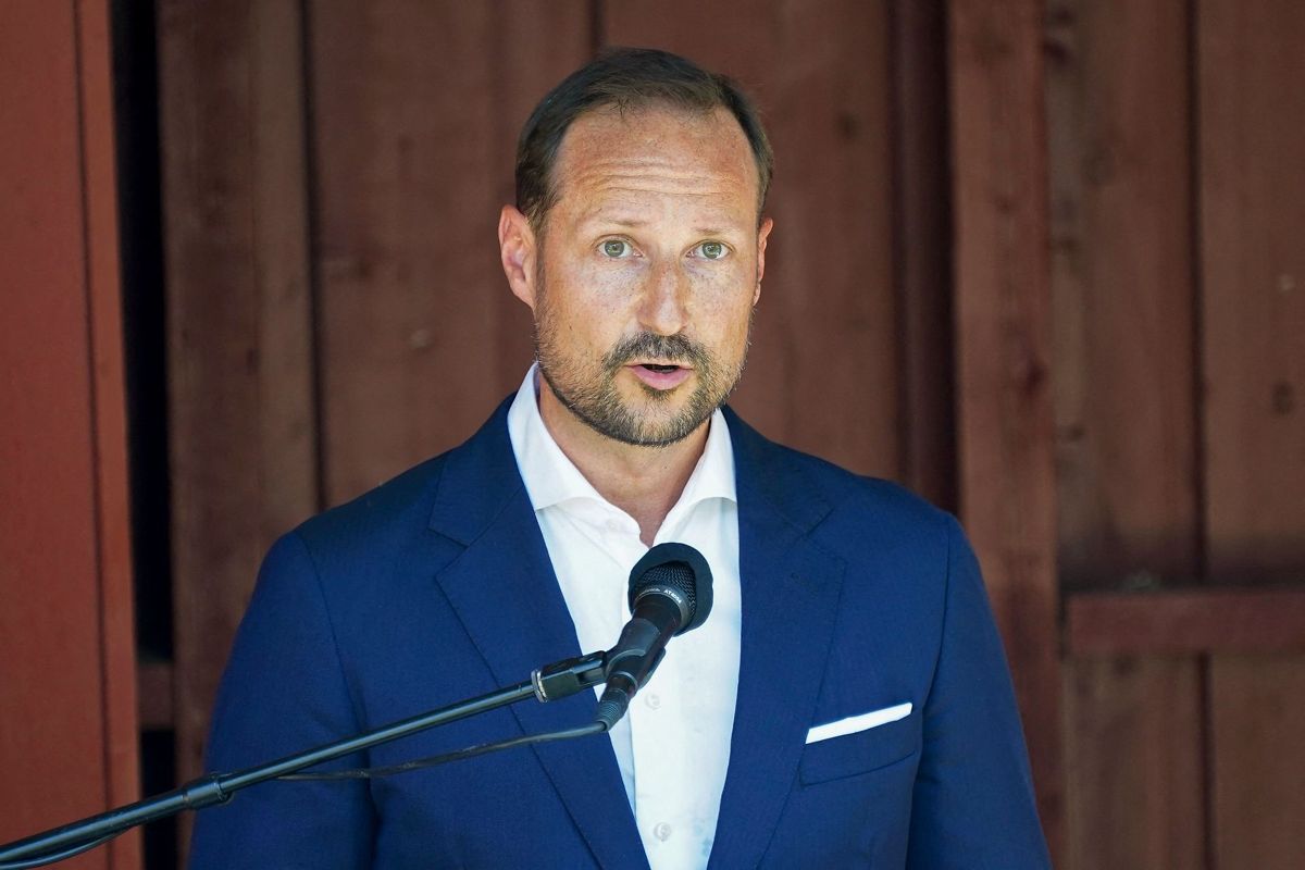 Prins Haakon holdt sin tale på Utøya. Her blev 69 personer dræbt for ti år siden.
Foto: Torstein Bøe / NTB / AFP